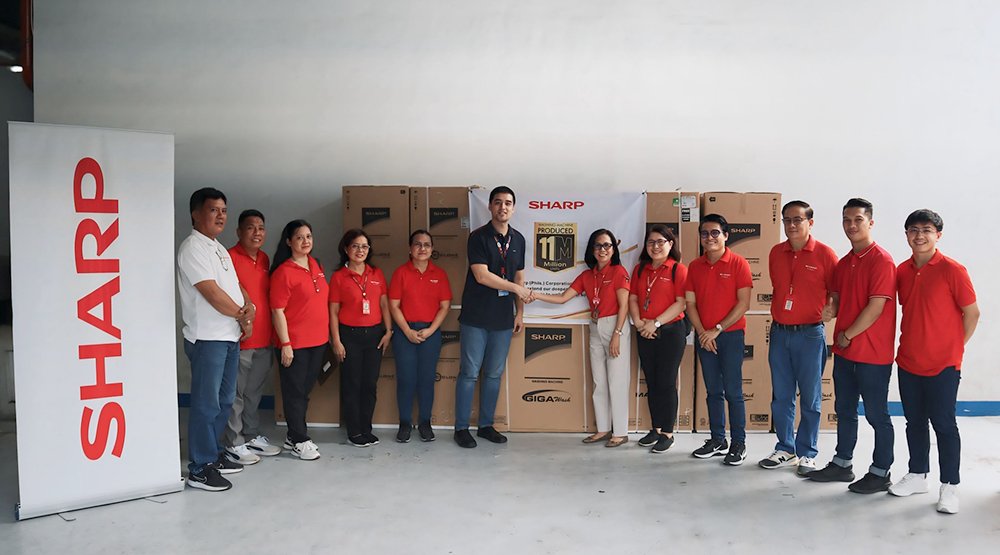 Sharp Milestone, 11 Millionth Washing Machine, Sharp, Sharp appliances, Sharp Philippines, washing machine, home, Filipino family, Philippines, Mayor Vico Sotto